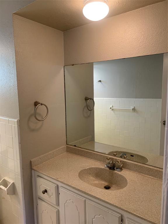 Crestview Addition-Bedford - Residential Lease