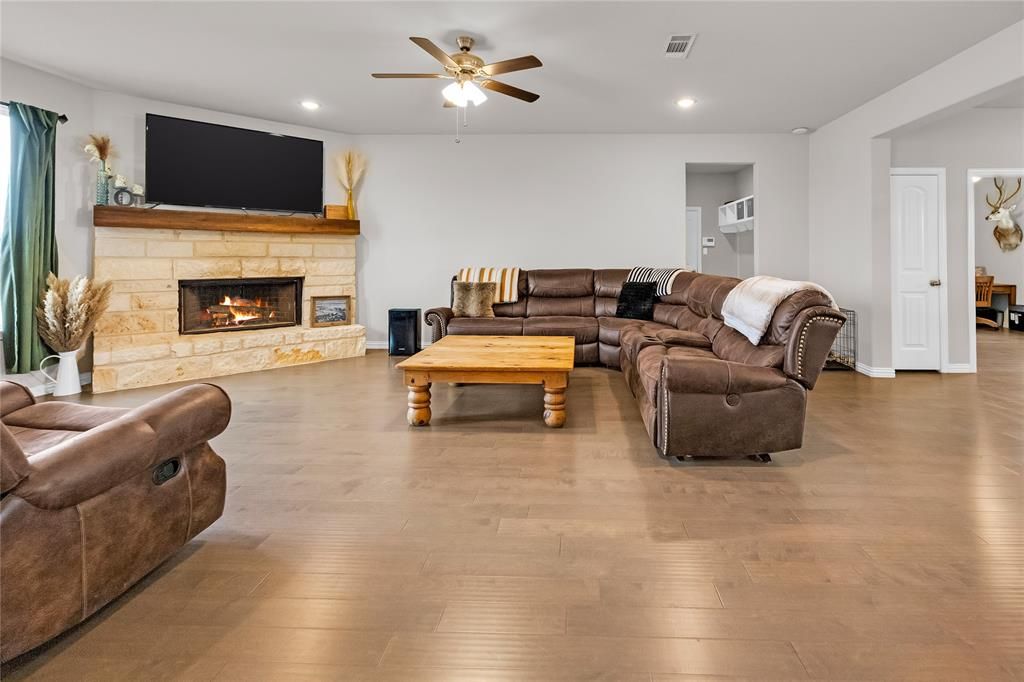 Photo of 308 Olde Knoll Place, Rio Vista, TX 76093 (MLS # 21164130)