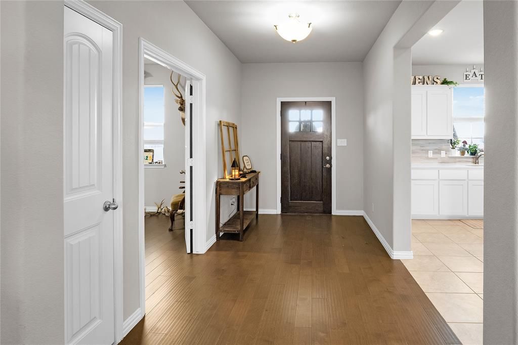 Photo of 308 Olde Knoll Place, Rio Vista, TX 76093 (MLS # 21164130)