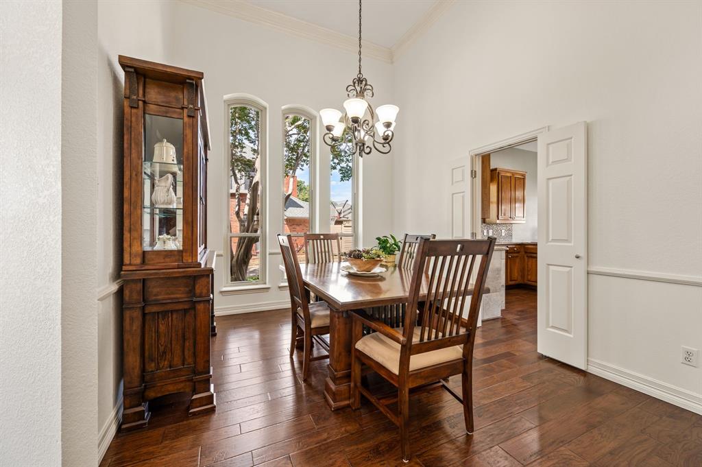 2736 Woodbridge Drive