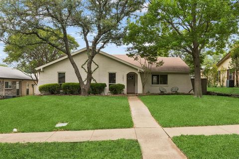 10831 Hayfield Drive Dallas TX 75238