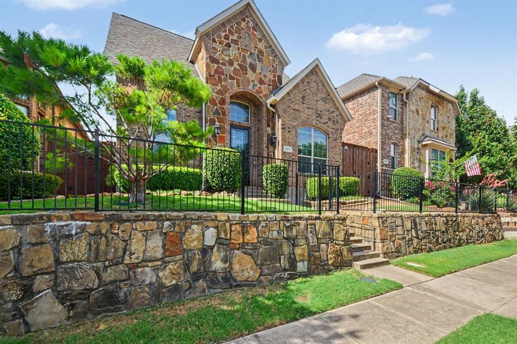 Photo of 224 Carrington Lane, Lewisville, TX 75067 (MLS # 21302884)