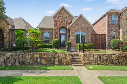 224 Carrington Lane Lewisville TX 75067