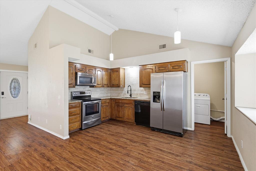 4118 Green Acres Circle