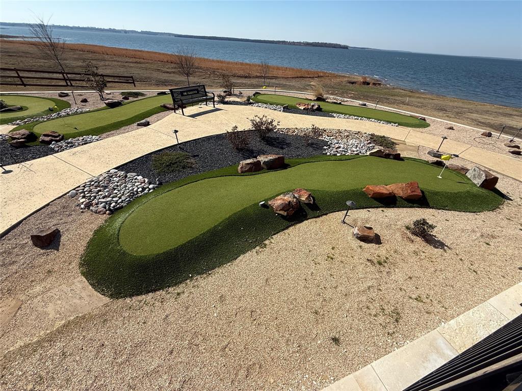 The Peninsula - Land