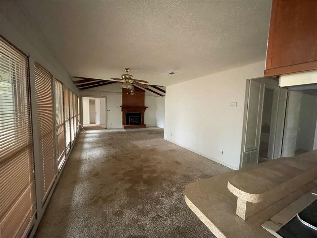 8696 Highway 169