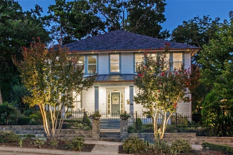 Photo of 506 W Virginia Street, McKinney, TX 75069 (MLS # 21406240)