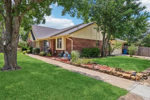 207 Stone Canyon Drive Highland Village TX 75077