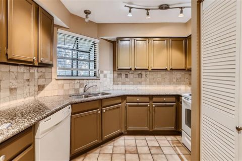 16301 Ledgemont Lane 257 Addison TX 75001
