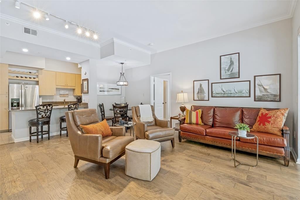 3225 Turtle Creek Boulevard 0008