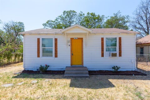 Photo of 1617 Vogel Street, Abilene, TX 79601 (MLS # 21384011)