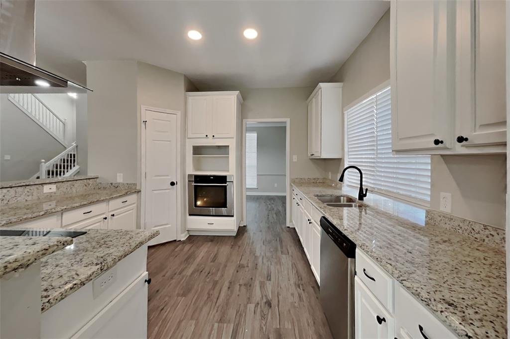 Lakes Of Highland Oaks The - Residential Lease