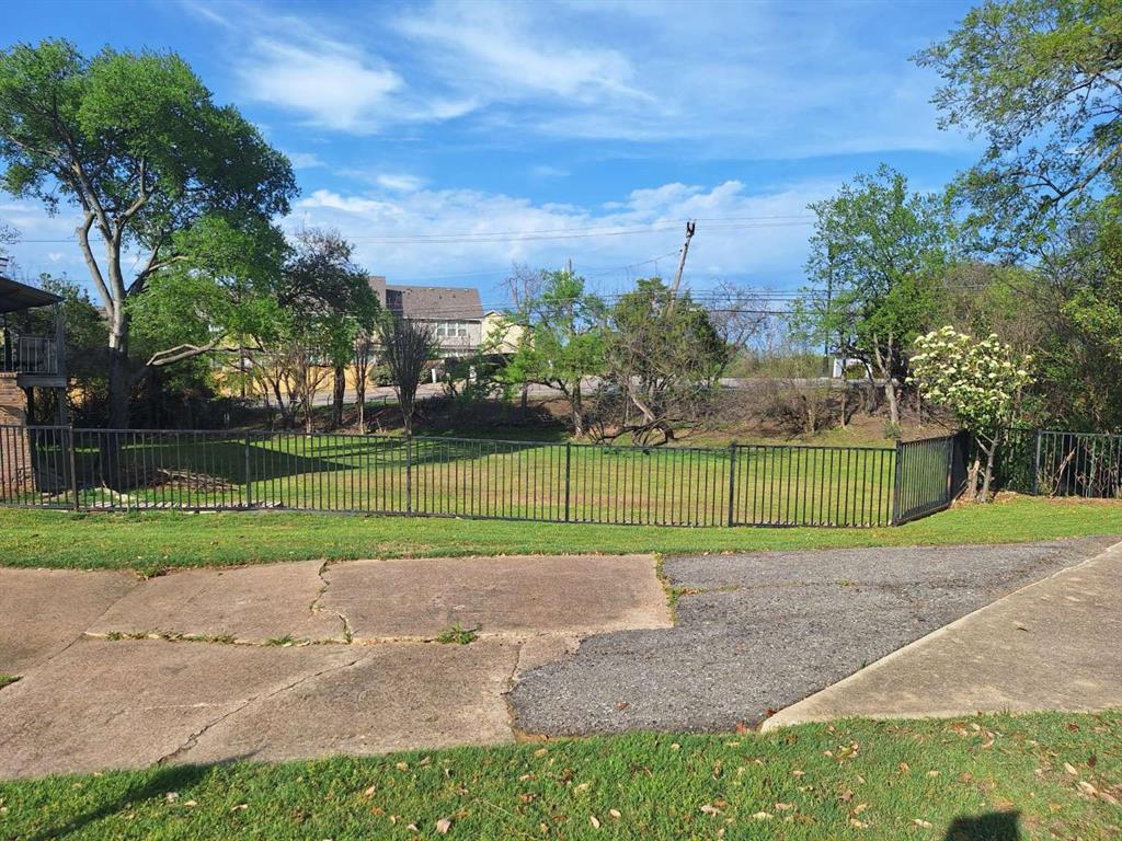 2415 Skyline Drive
