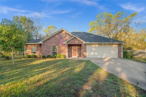 A home in Lindale