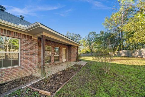 A home in Lindale