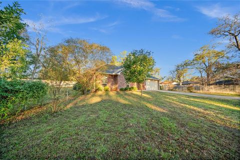 A home in Lindale