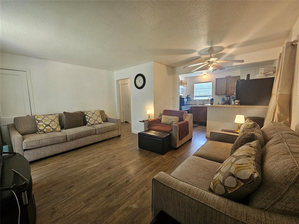 120 E Marguerita Drive