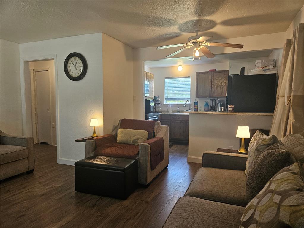 120 E Marguerita Drive