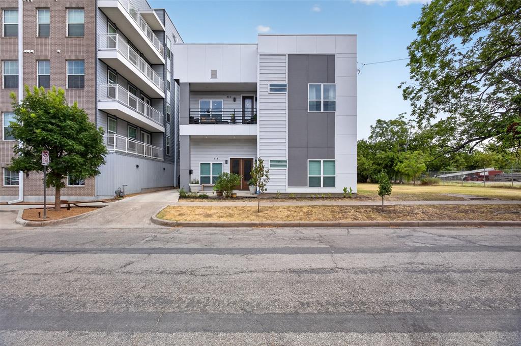 416 W 10th Street