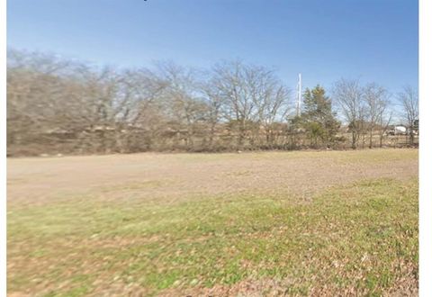 1331 N Houston School Road Lancaster TX 75146