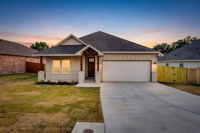 1024 Lake View Ridge Fort Worth TX 76108