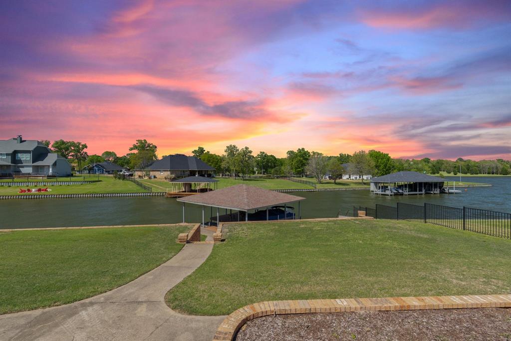 180 Surls Drive