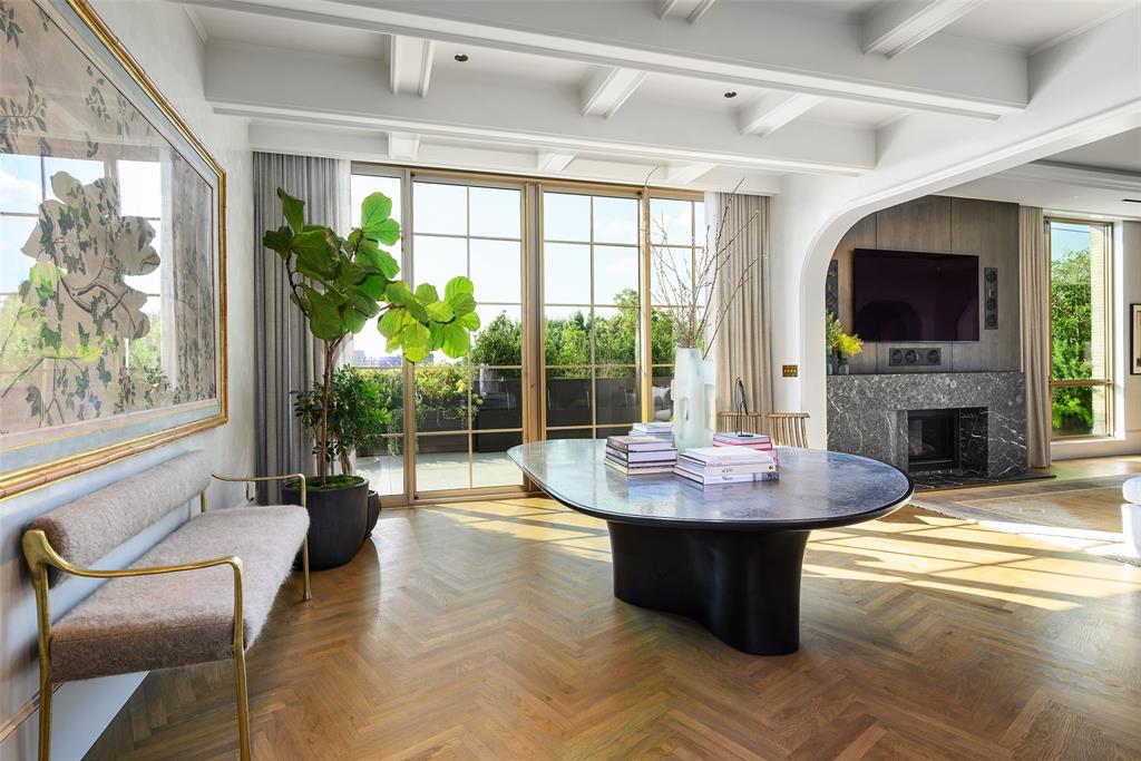 4205 Buena Vista Street 302