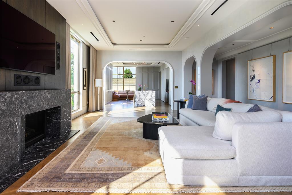 4205 Buena Vista Street 302