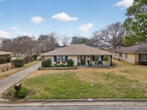 Photo of 217 Melody Lane, Terrell, TX 75160 (MLS # 21182734)