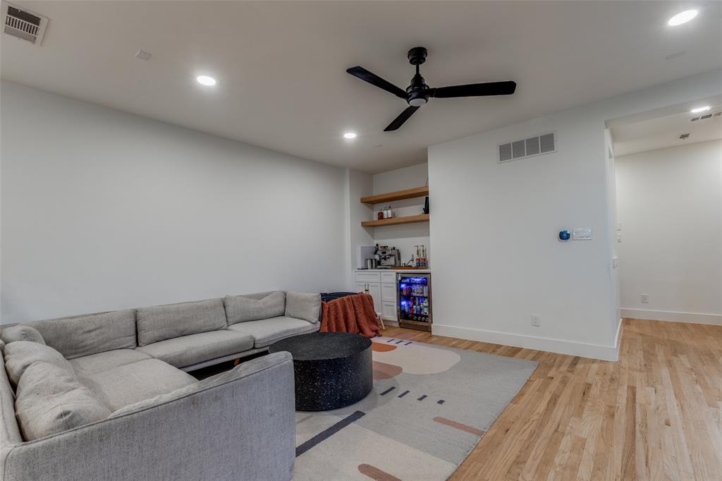 University Anx Add 2nd Instl - Residential Lease