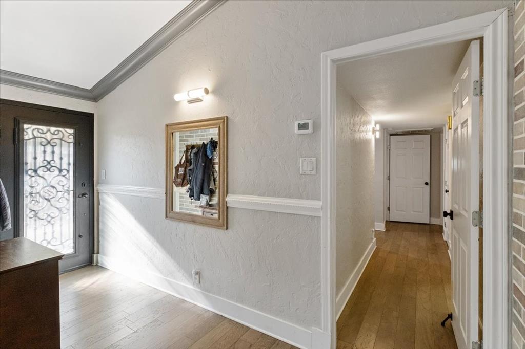 1113 Edwards Court S