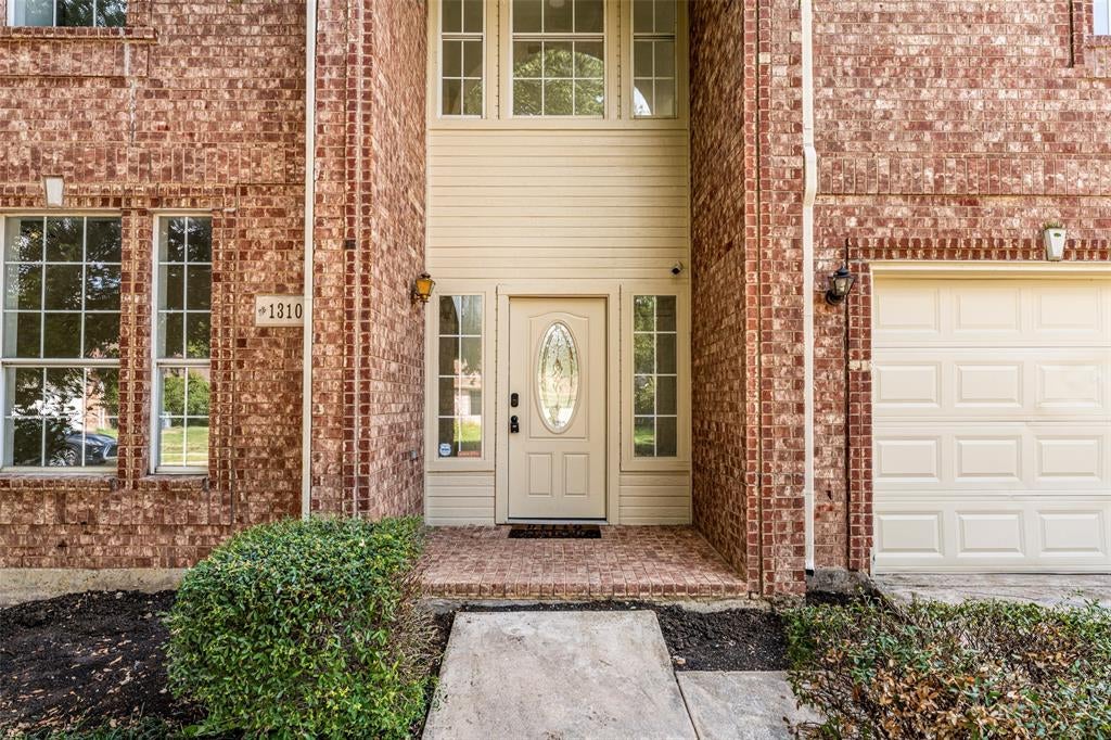 1310 Norman Circle