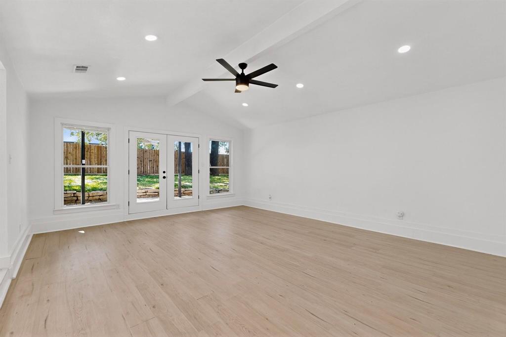 315 S Lake Vista