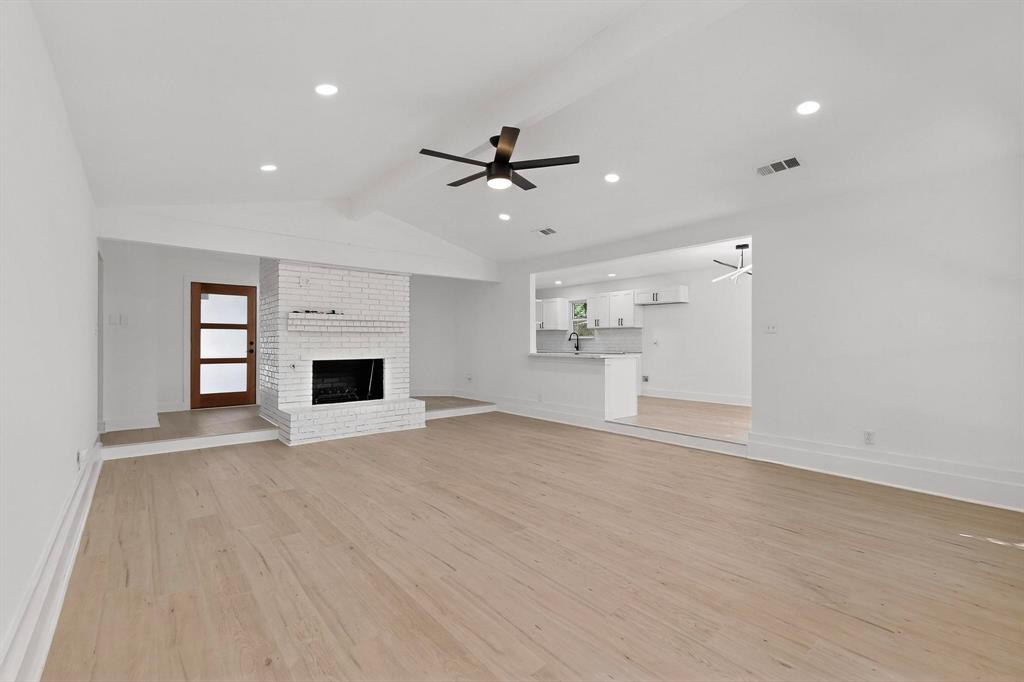 315 S Lake Vista