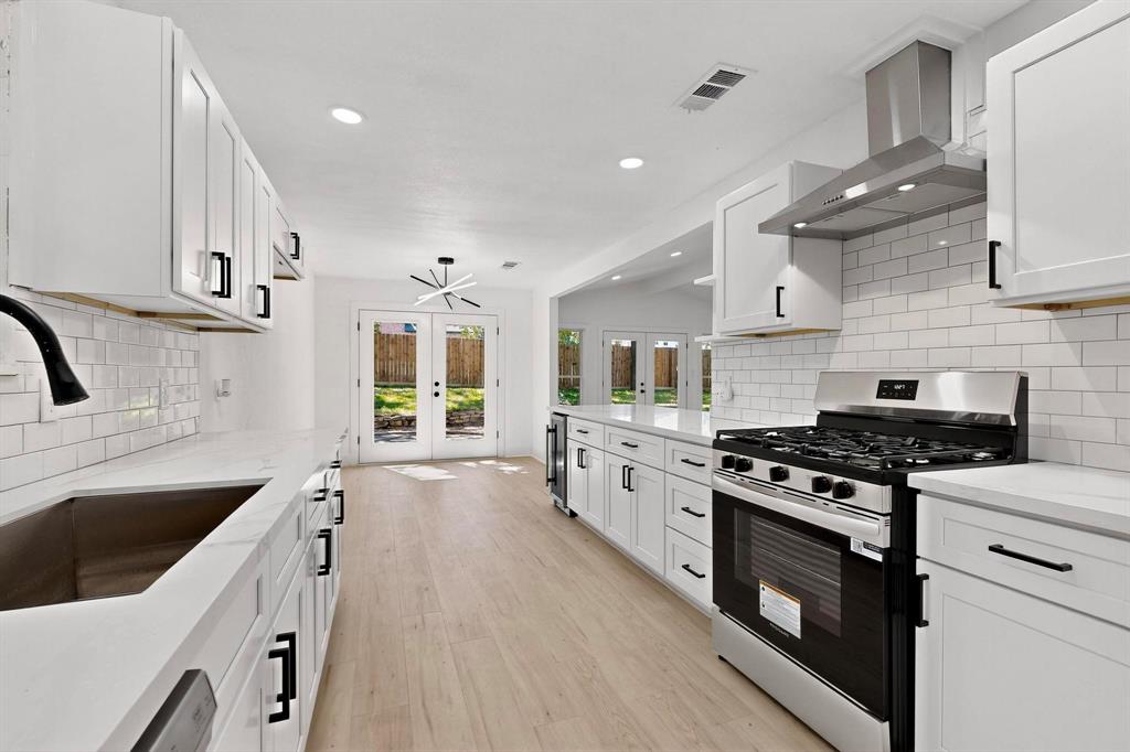 315 S Lake Vista