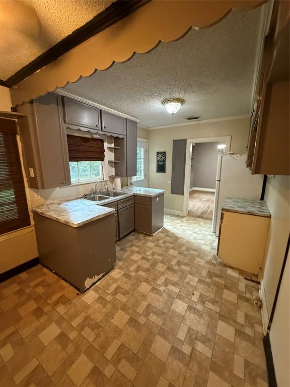 Lyne, WM - Residential