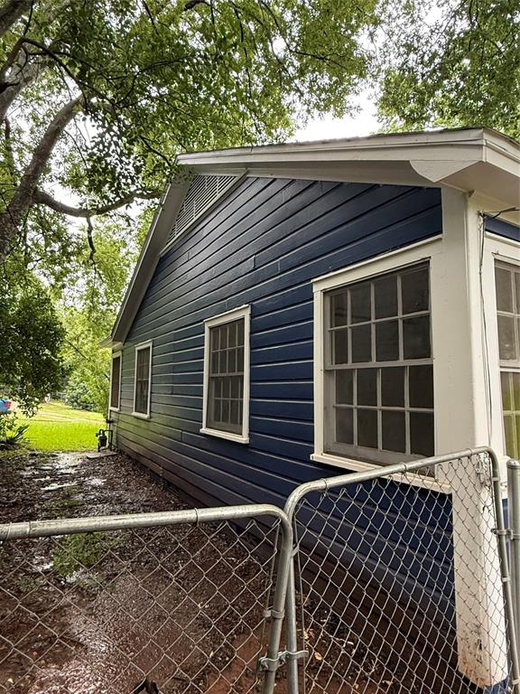 Lyne, WM - Residential