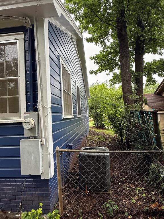 Lyne, WM - Residential