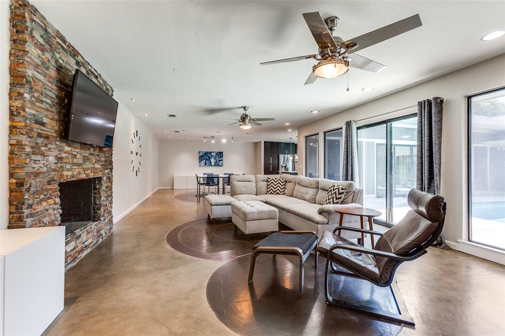 1201 Delmonte Circle
