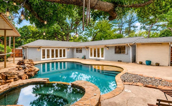 1813 THOMAS PL, ARLINGTON, TX 76010 - Image f4ea1c03ab7c816d34b849a8a99348c2/1650178197
