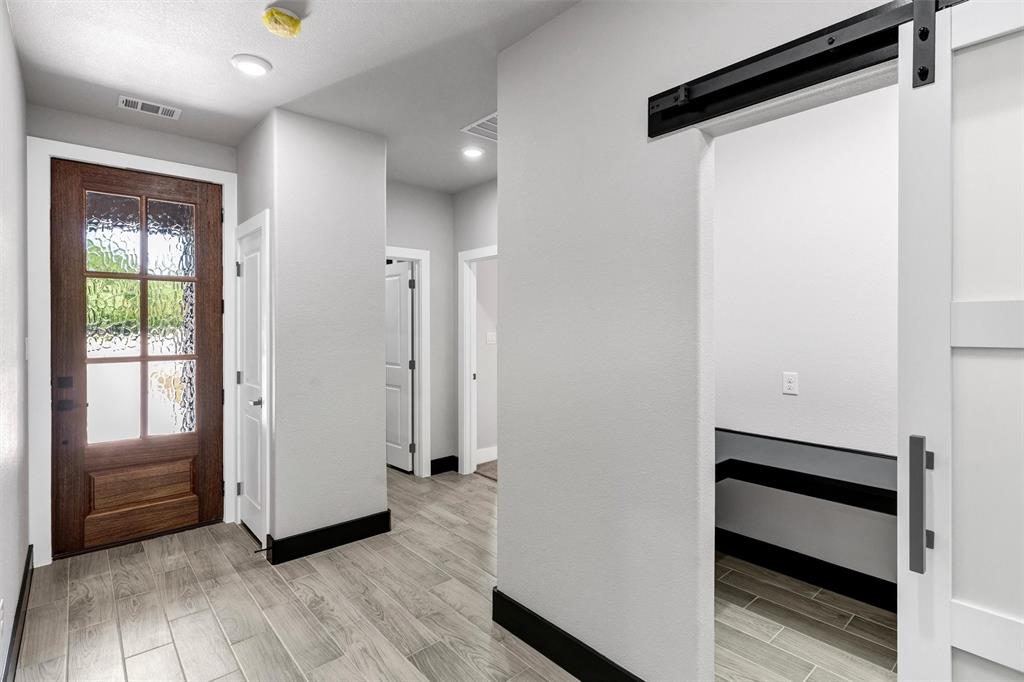2519 Lakeridge Drive