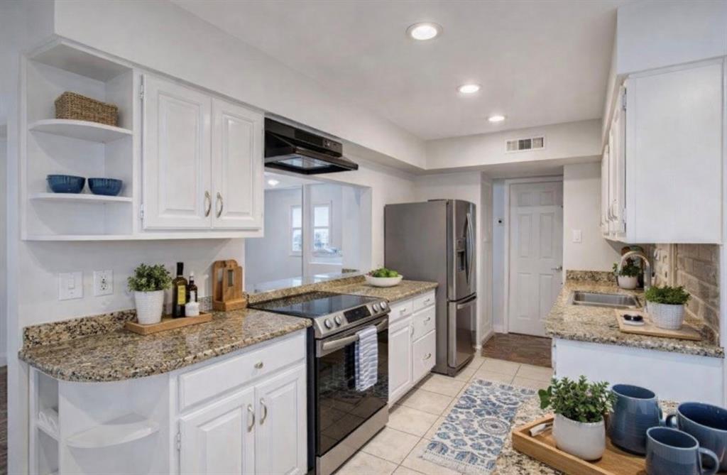 825 Brentwood Lane