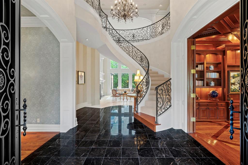 1430 Eagle Bend