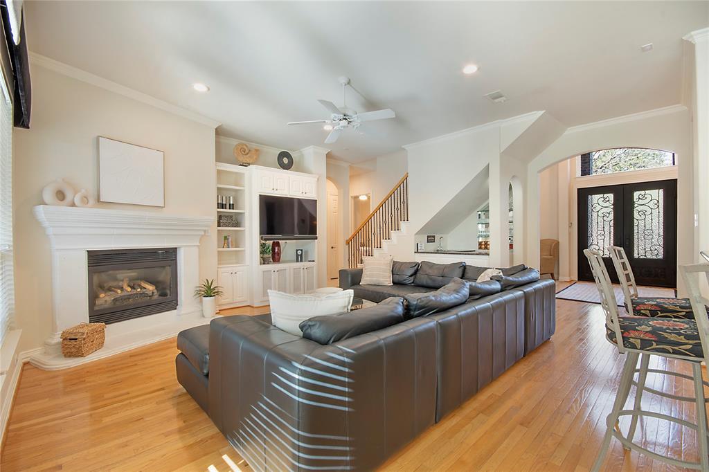 2327 Clearspring Drive N