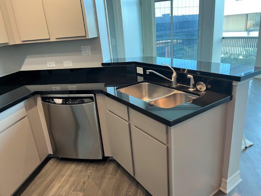 Tower Residential II Condo - Residential Lease