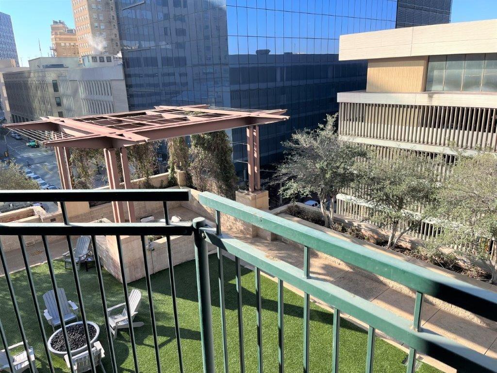 Tower Residential II Condo - Residential Lease