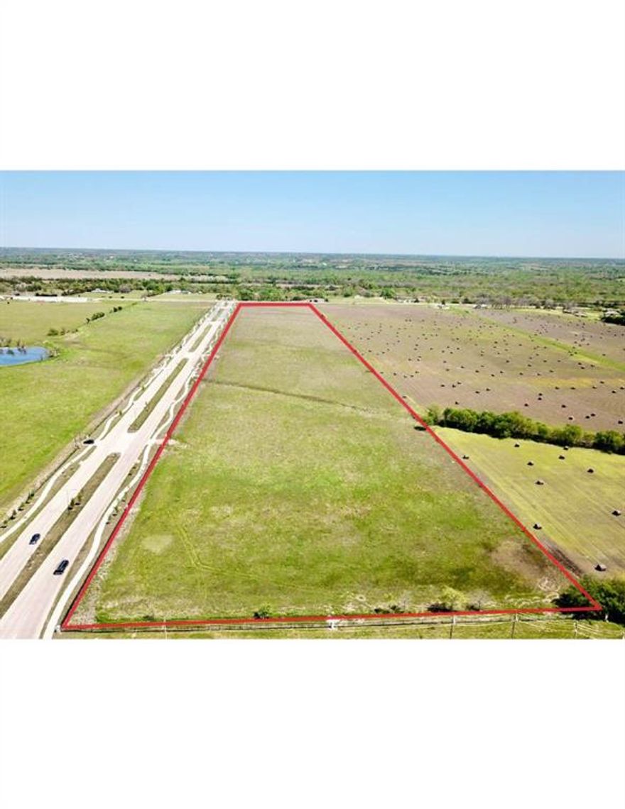 Look at this beautiful parcel of land with maximum retail potential. It is located at the SW corner of S.HWY 78 and Lake Haven Blvd. Near by is Lake Haven, a master planned community, over 450 acres, about 1838 lots, includes a fire station and an elementary school site.
The increasing residential development in this area of Collin County continues to expand up HWY 78 putting this property at a premium spot for retail development. This property is in the ETJ of Farmersville. It is in ag. currently. It has four entrances off Lake Haven Blvd. with median cuts. Three sides of the property are enclosed by 5 rail steel post fencing and stone columns. All entrances have gates with tall headers. It is relatively flat with a few trees in the fence lines. Water and Gas Utilities are at the street. This is a beautiful opportunity.
Seller does not have current survey. Buyer will need to purchase new one. Information deemed reliable, not confirmed.  Buyer to verify all MLS info. Seller will subdivide.