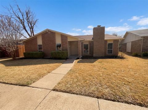 Photo of 3070 Tres Logos Lane, Dallas, TX 75228 (MLS # 21196400)