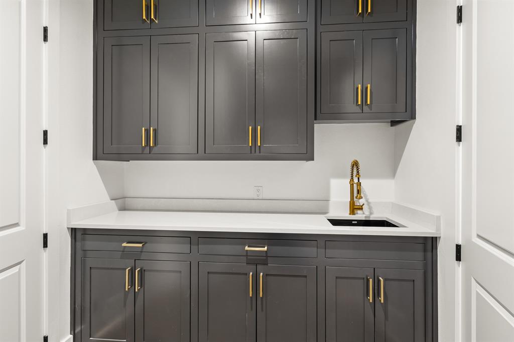 The Peninsula's - Residential