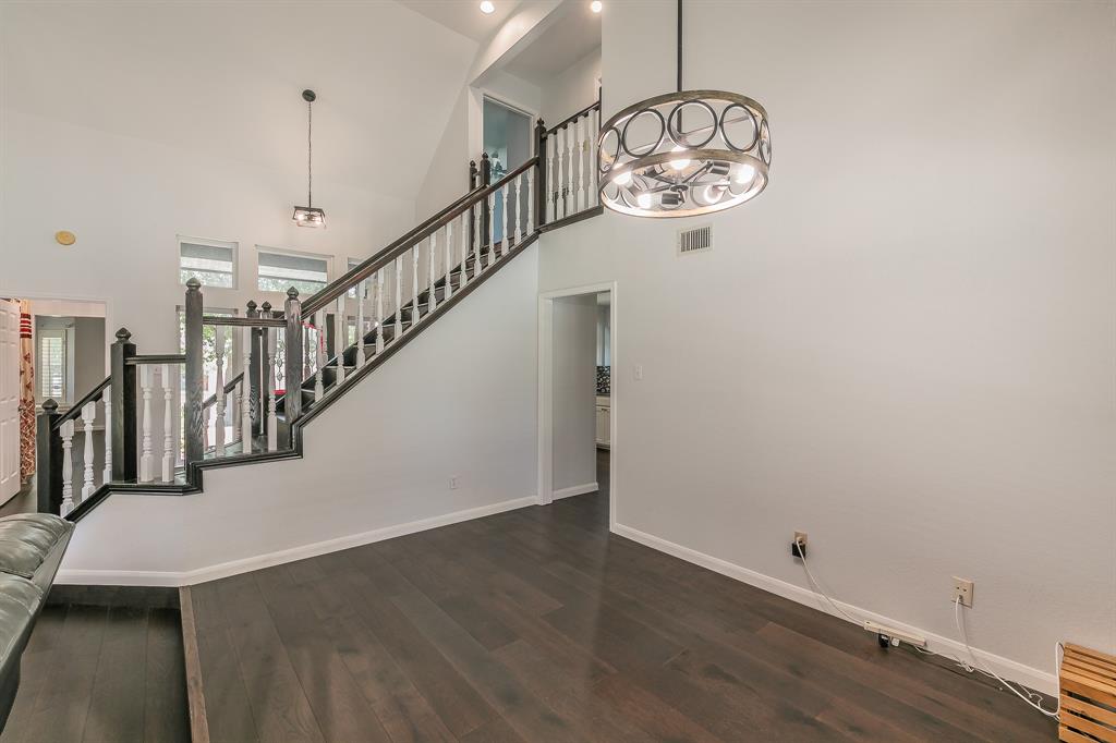 2 Edgemere Court